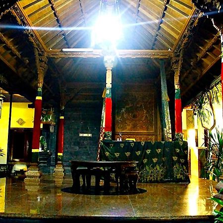 นากูลา เกสท์เฮาส์ Hotel กูตา ภายนอก รูปภาพ